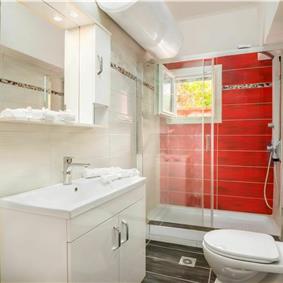 5 bedroom villa with pool & seaview, Perithia, sleeps 10